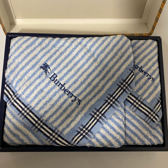 burberry towel set - Picture 4 of 5